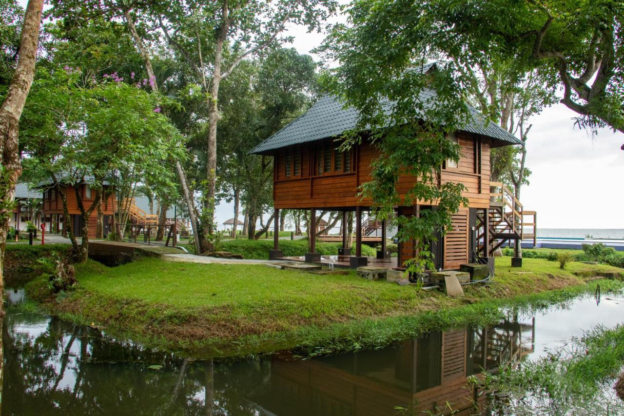 Hotel Water Scapes Kumarakom Exterior foto