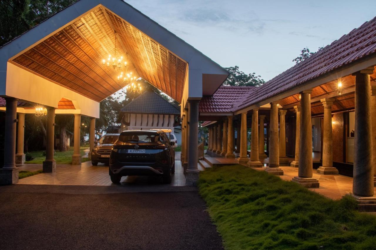 Hotel Water Scapes Kumarakom Exterior foto