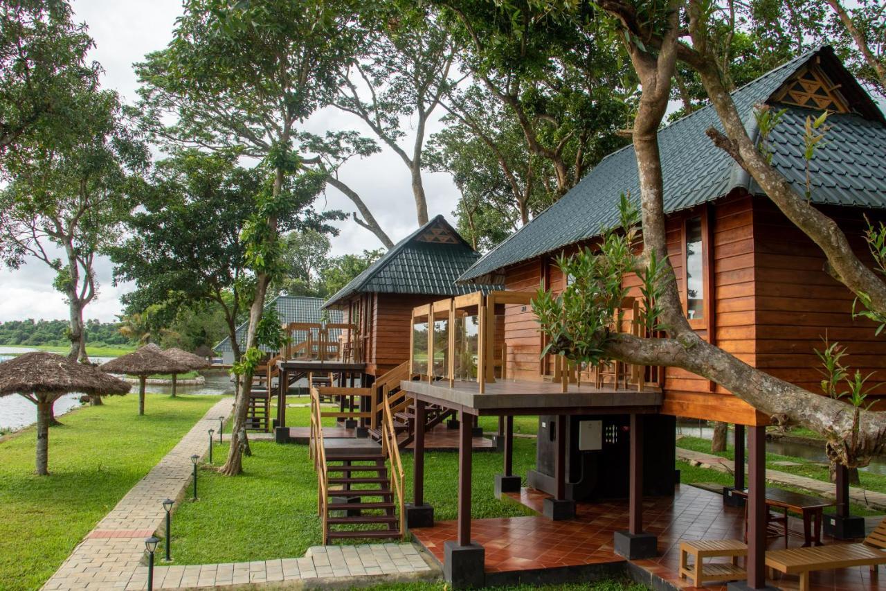 Hotel Water Scapes Kumarakom Exterior foto