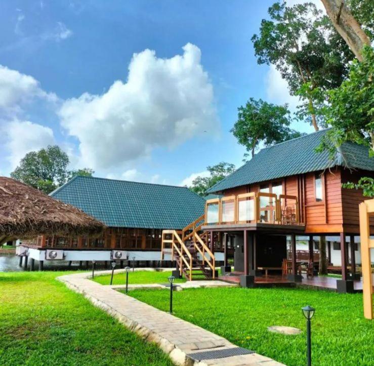 Hotel Water Scapes Kumarakom Exterior foto