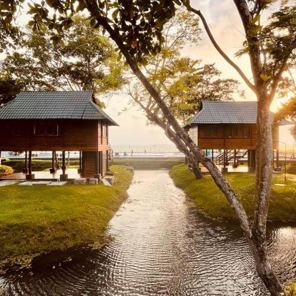 Hotel Water Scapes Kumarakom Exterior foto