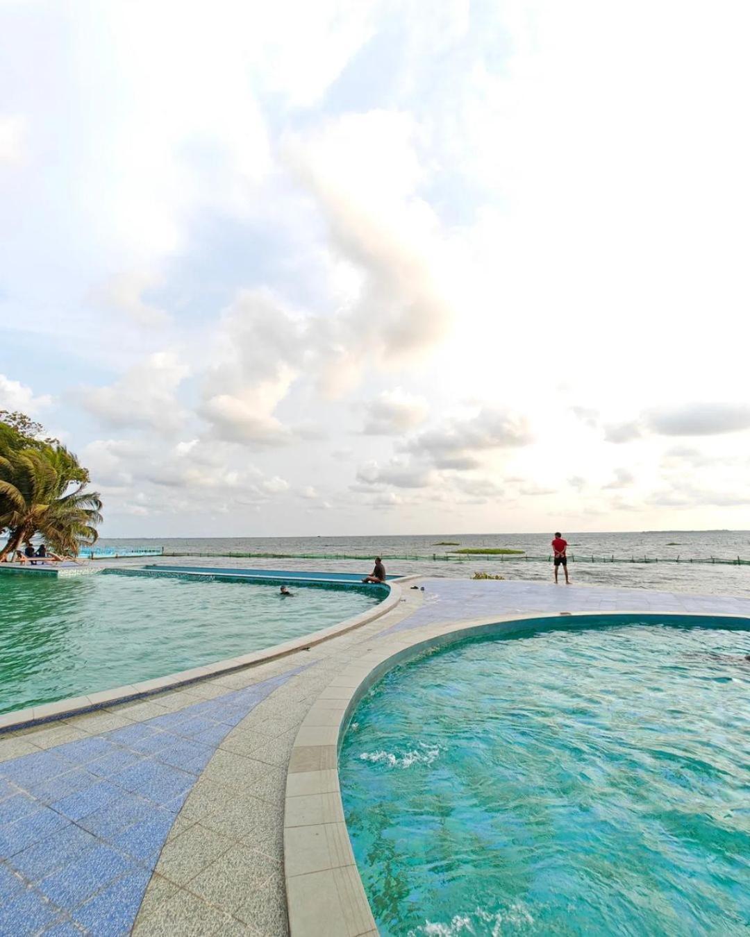 Hotel Water Scapes Kumarakom Exterior foto
