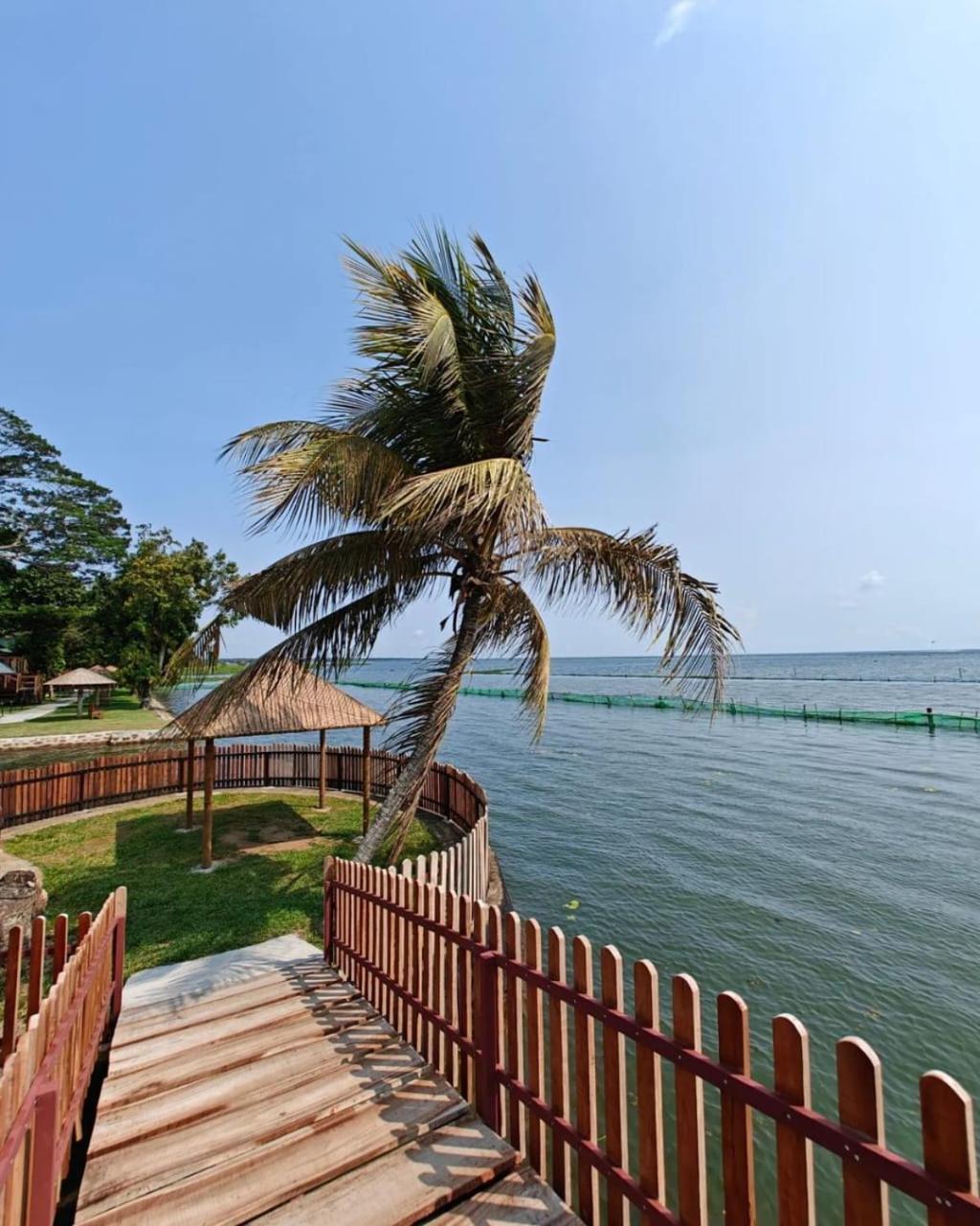 Hotel Water Scapes Kumarakom Exterior foto