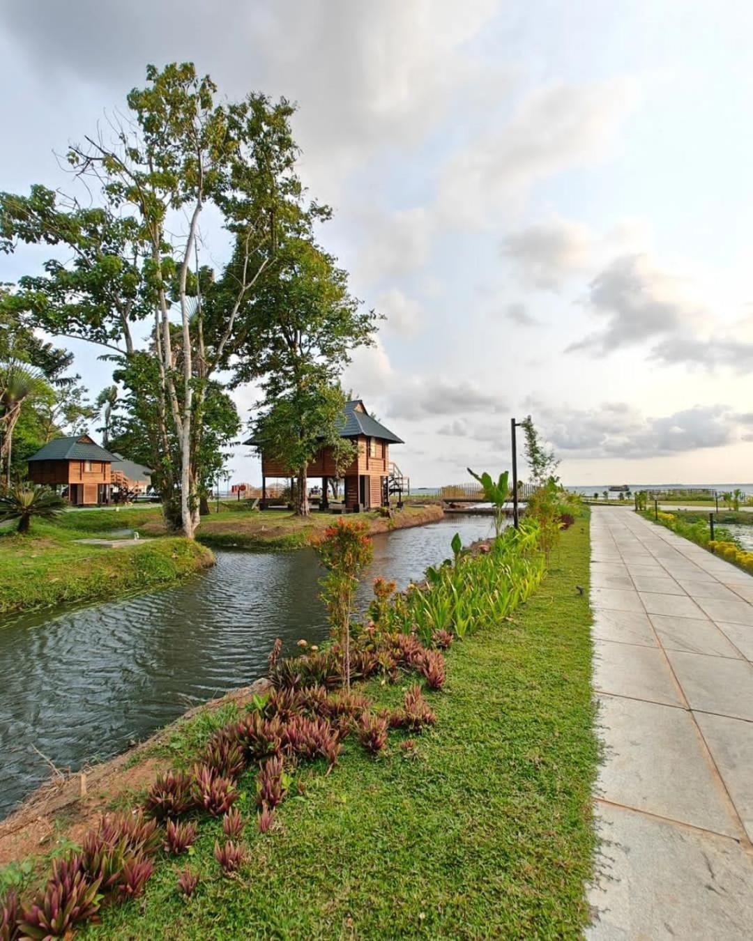 Hotel Water Scapes Kumarakom Exterior foto