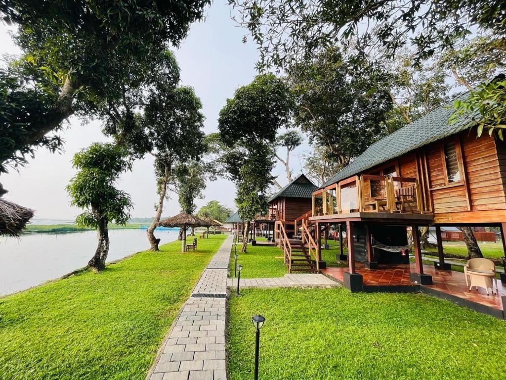 Hotel Water Scapes Kumarakom Exterior foto