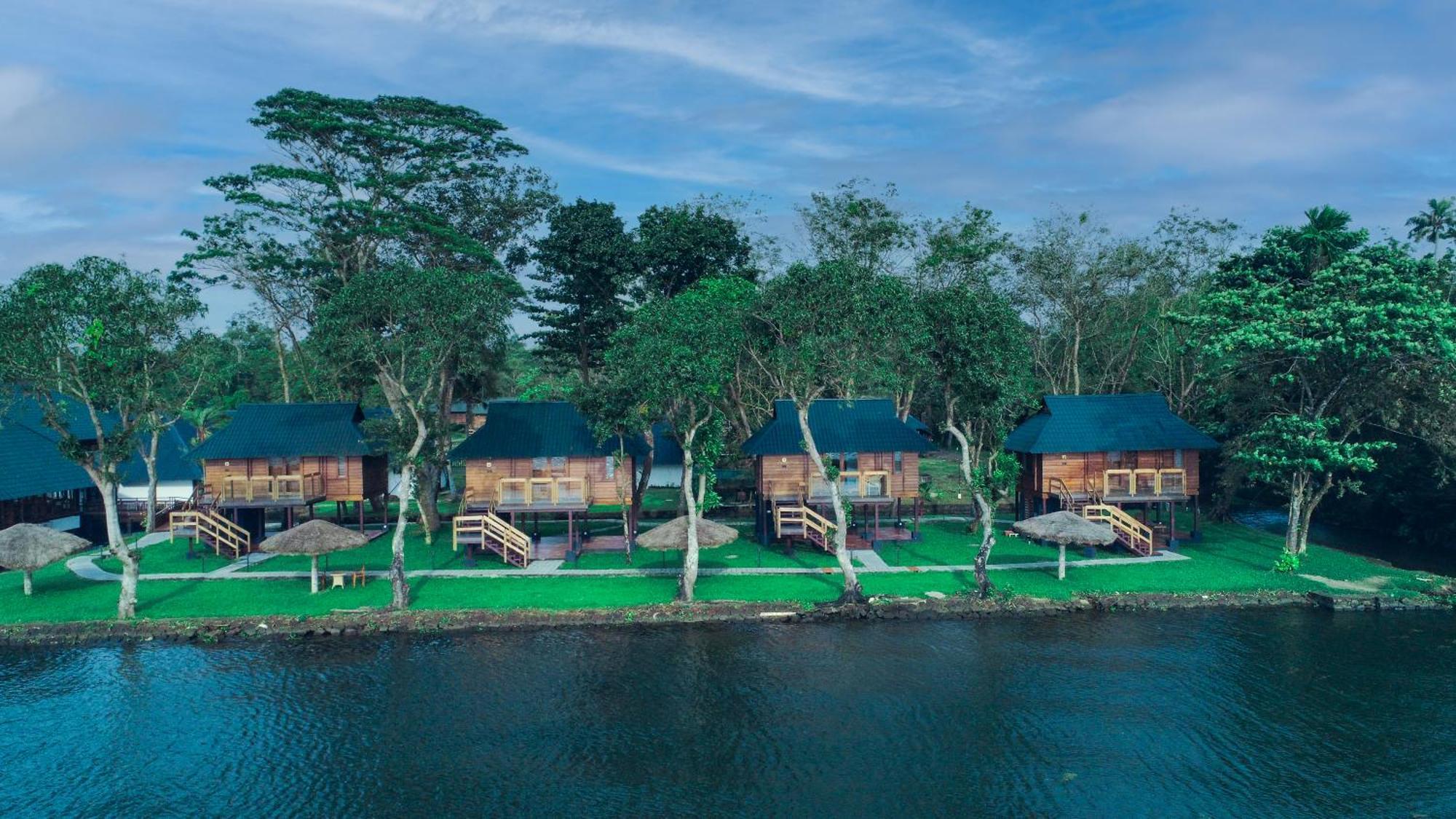 Hotel Water Scapes Kumarakom Exterior foto